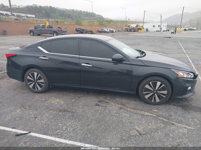 Nissan 2022 2022 1N4BL4DV8NN331938 Image 13
