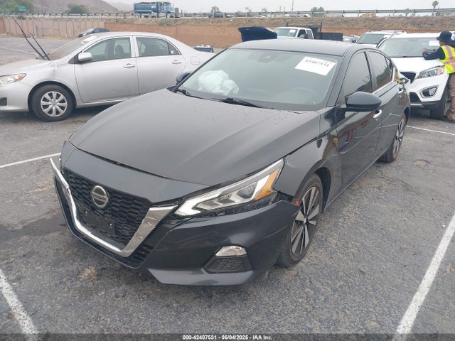 Nissan 2022 2022 1N4BL4DV8NN331938 Image 2