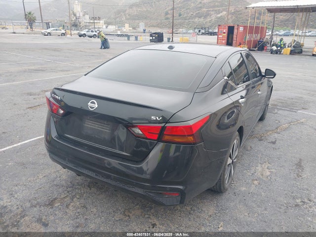 Nissan 2022 2022 1N4BL4DV8NN331938 Image 4