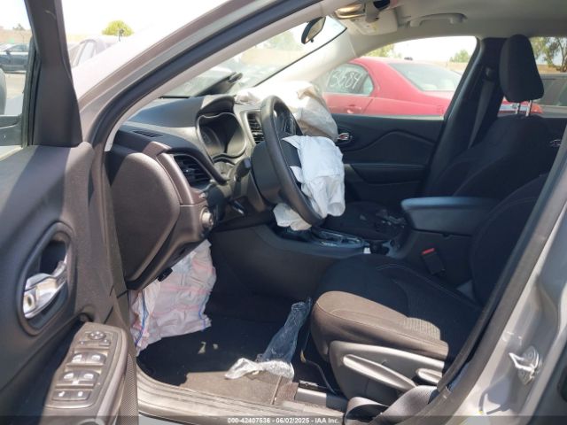 2019 JEEP CHEROKEE 1C4PJLCB8KD241701 Photo 4