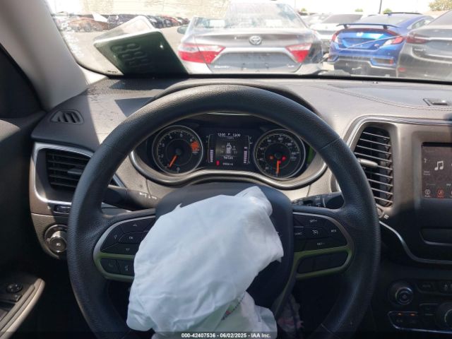 2019 JEEP CHEROKEE 1C4PJLCB8KD241701 Photo 6
