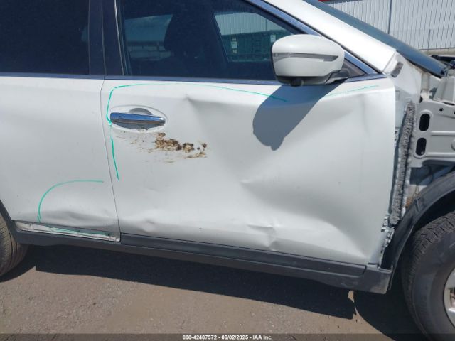 5N1AT2MV2FC763024 Nissan ROGUE SV