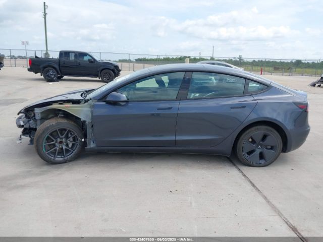5YJ3E1EA7PF417293 Tesla 2023