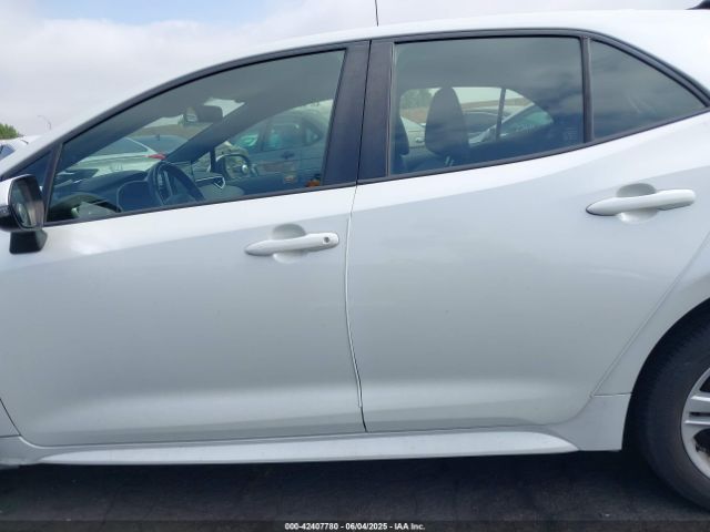 JTNK4RBE3K3005586 Toyota COROLLA SE