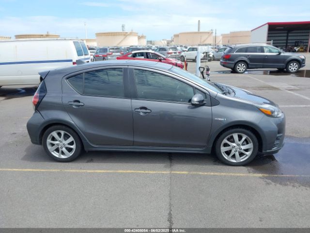 JTDKDTB36J1608039 Toyota Prius C Four