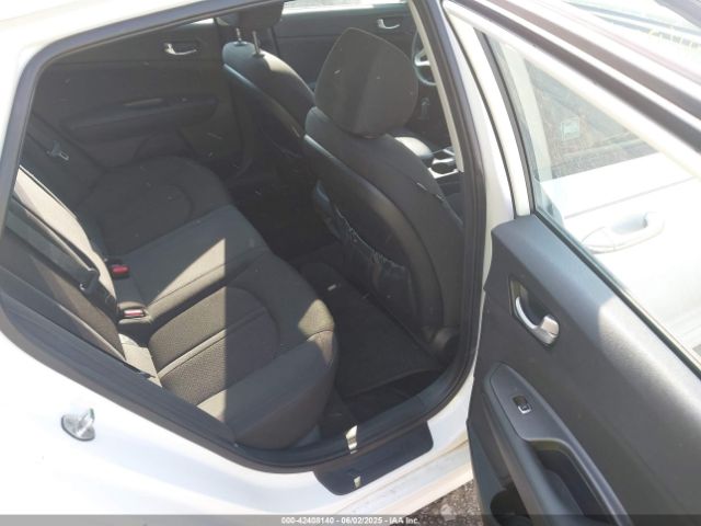 5XXGT4L32GG119101 KIA Optima Lx
