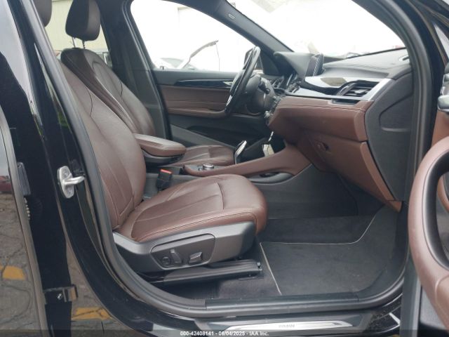2021 BMW X1 WBXJG7C09M5U09887 Photo 4