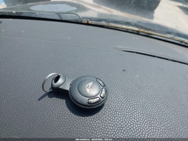 2010 MINI COOPER WMWMR3C51ATU97251 Photo 10