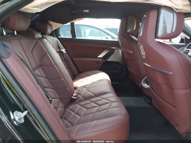 2023 BMW 740 WBA23EH02PCM14257 Photo 7