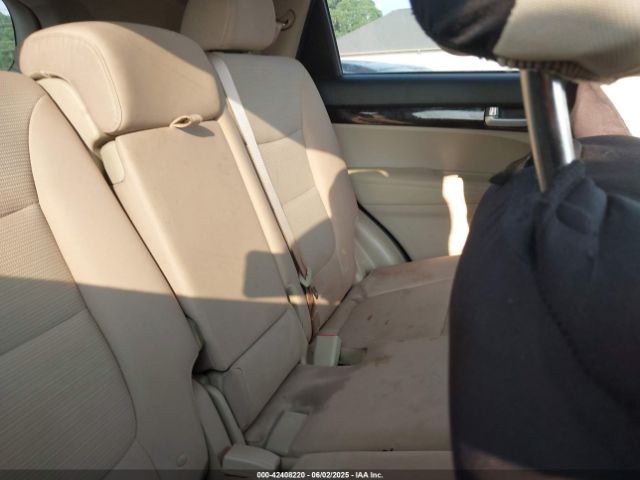 5XYKT3A66EG426099 KIA SORENTO LX