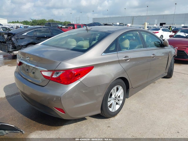 5NPEB4AC2EH910856 Hyundai gamma