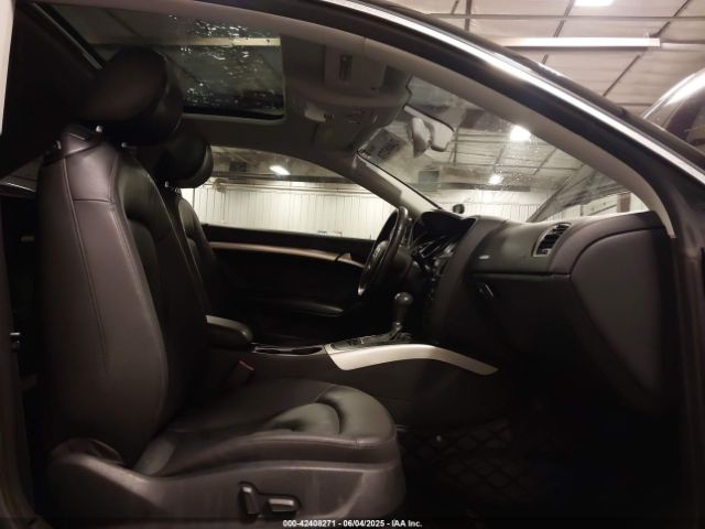 2010 AUDI A5 WAULFAFR9AA052274 Photo 4