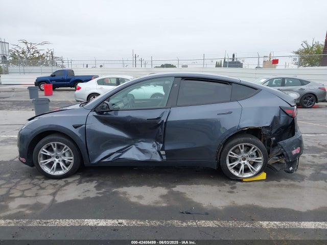 Tesla 2023 2023 7SAYGDEE9PF881001 Image 14