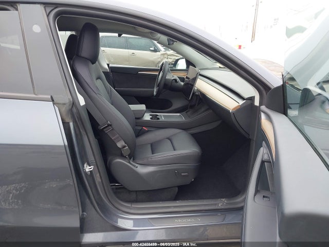 2023 TESLA MODEL Y 7SAYGDEE9PF881001 Photo 4