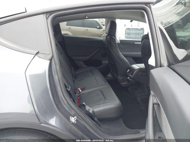 2023 TESLA MODEL Y 7SAYGDEE9PF881001 Photo 7