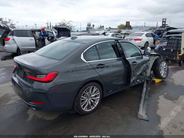 3MW69FF02R8E21650 BMW 330I