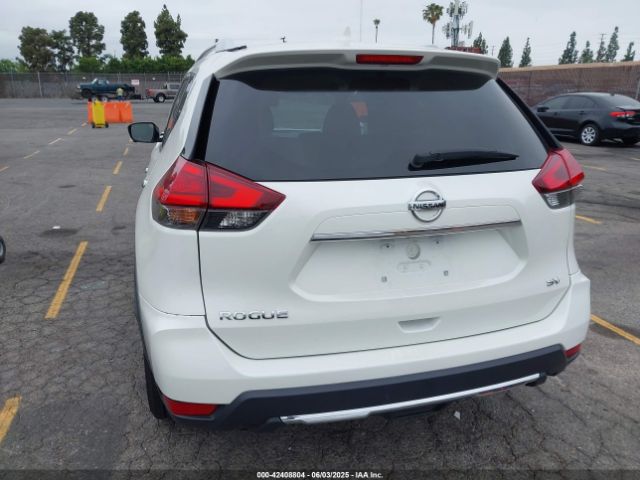 KNMAT2MT1HP564898 Nissan 2017
