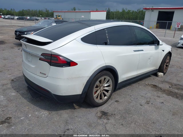 2017 TESLA MODEL X 5YJXCBE2XHF043785 Photo 3