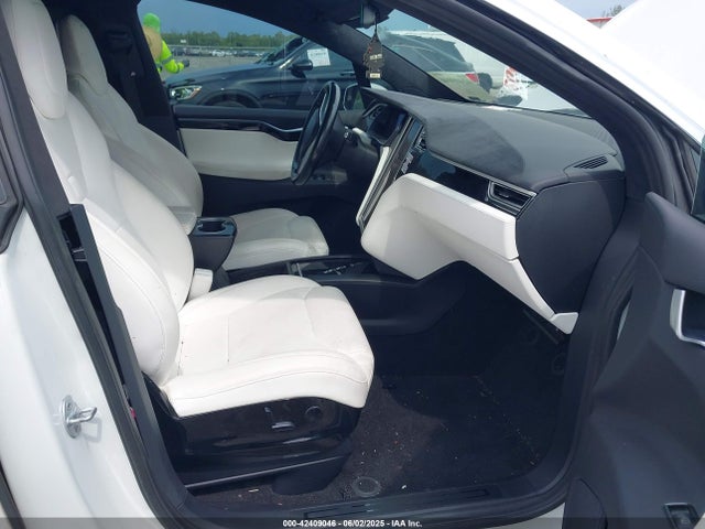 2017 TESLA MODEL X 5YJXCBE2XHF043785 Photo 4