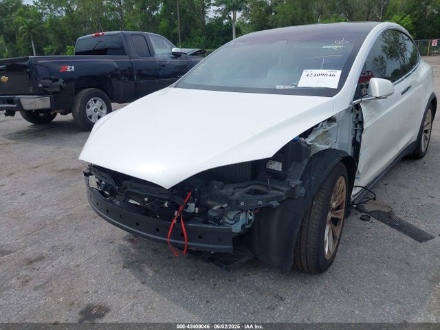 2017 TESLA MODEL X 5YJXCBE2XHF043785 Photo 5