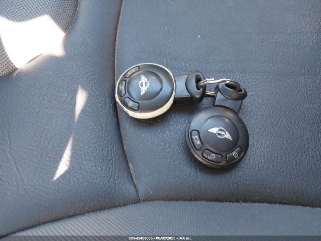 2008 MINI COOPER S WMWMF735X8TT92234 Photo 10