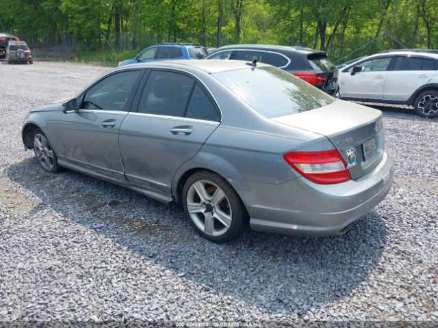 2011 MERCEDES-BENZ C 300 WDDGF8BB1BR133848 Photo 2