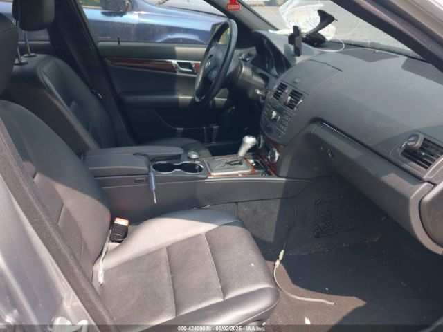 2011 MERCEDES-BENZ C 300 WDDGF8BB1BR133848 Photo 4