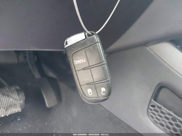 3C4PDCGGXHT590777 Dodge Journey Crossroad Plus
