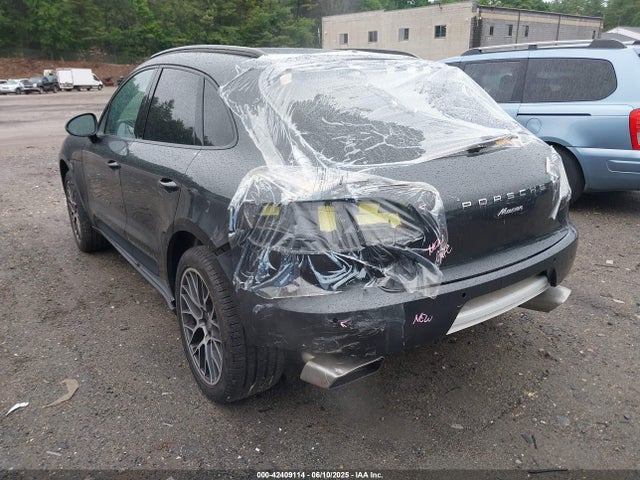 Porsche Macan 2018 WP1AA2A57JLB01414 Image 3
