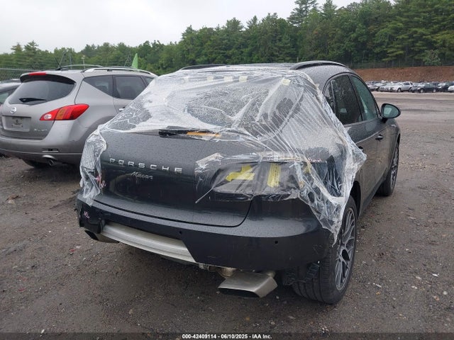 Porsche Macan 2018 WP1AA2A57JLB01414 Image 4