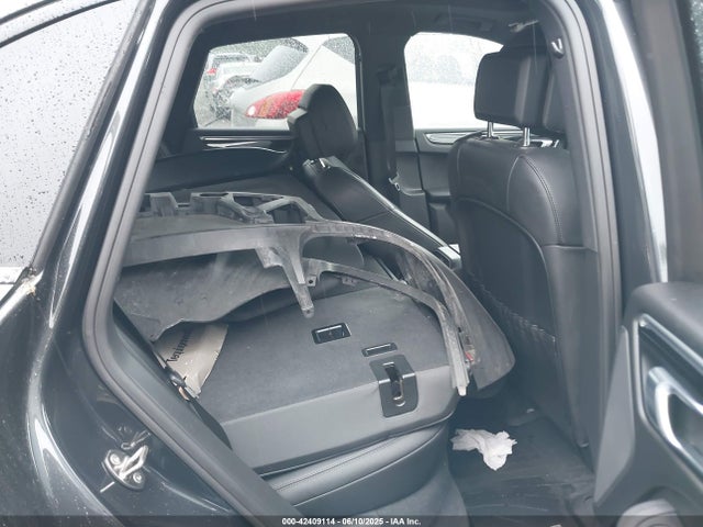 Porsche Macan 2018 WP1AA2A57JLB01414 Image 8
