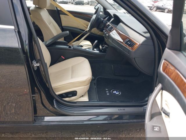 2010 BMW 528I WBANV1C57AC446082 Photo 4