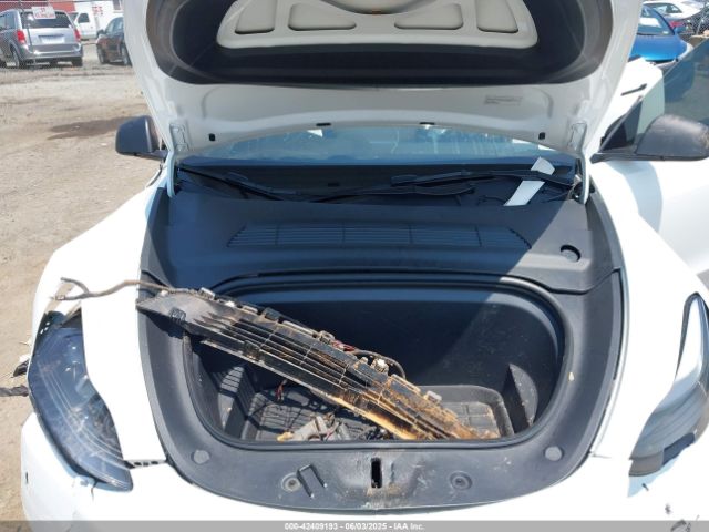 2023 TESLA MODEL Y 7SAYGDEE2PF747091 Photo 9