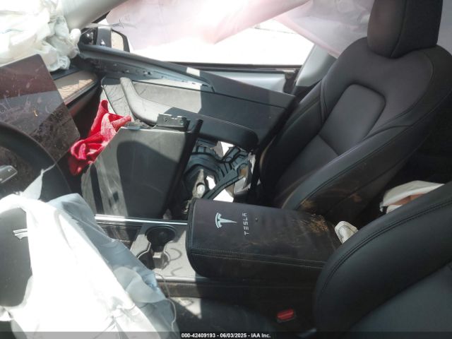 2023 TESLA MODEL Y 7SAYGDEE2PF747091 Photo 4