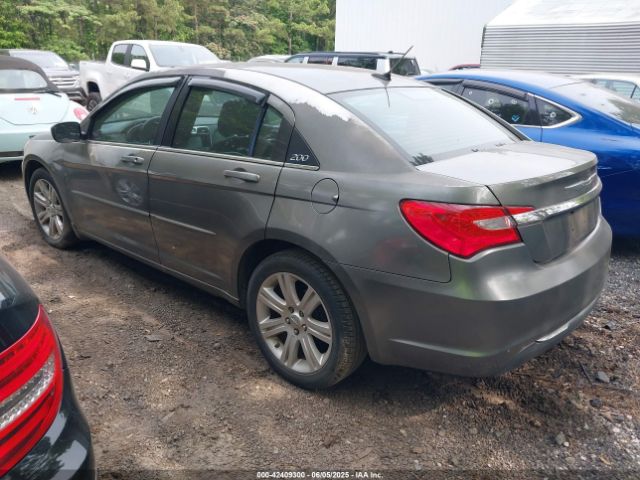 2013 CHRYSLER 200 1C3CCBBB5DN714654 Photo 2