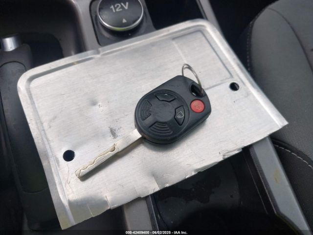 1FMCU0G9XGUB74257 Ford ESCAPE SE