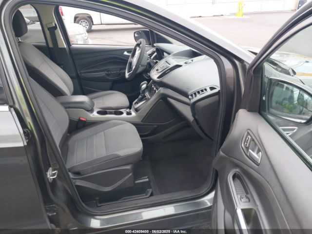 1FMCU0G9XGUB74257 Ford ESCAPE SE