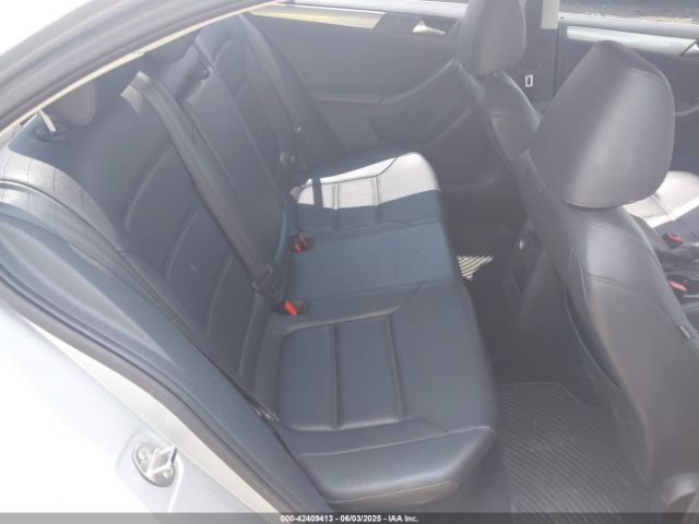 3VWD17AJ7FM421327 Volkswagen Jetta 1.8t Se