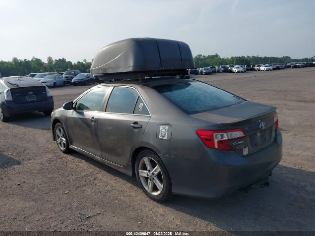 4T1BF1FK2EU347640 Toyota CAMRY SE
