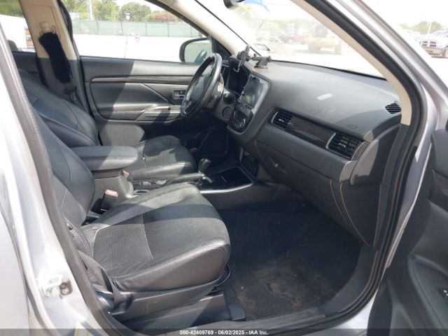 2017 MITSUBISHI OUTLANDER JA4AD3A38HZ030884 Photo 4