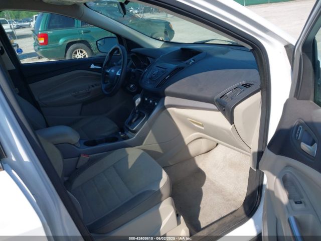 1FMCU9GX6EUB22933 Ford ESCAPE SE