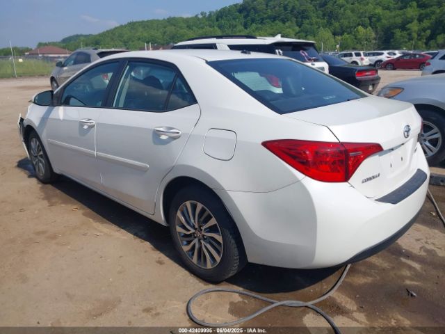 2018 TOYOTA COROLLA 5YFBURHE7JP765649 Photo 2