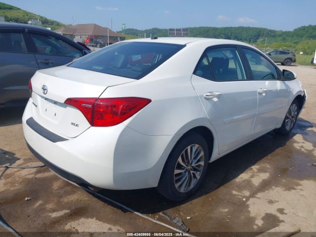 2018 TOYOTA COROLLA 5YFBURHE7JP765649 Photo 3