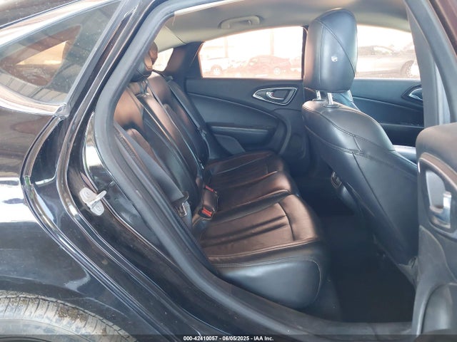 Chrysler 200 C 2015 1C3CCCCB2FN643436 Image 8