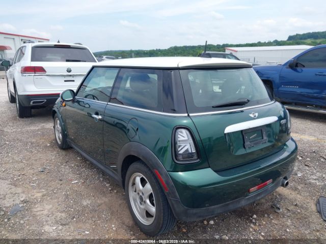 2011 MINI COOPER WMWSU3C56BT095684 Photo 2