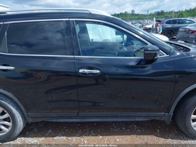 JN8AT2MT9HW400230 Nissan ROGUE SV