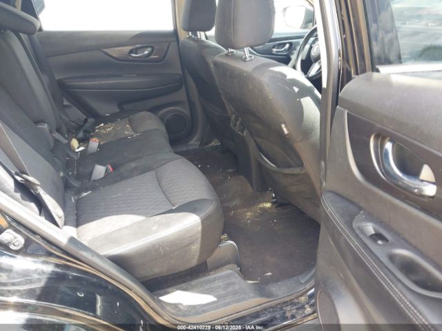 JN8AT2MT9HW400230 Nissan ROGUE SV