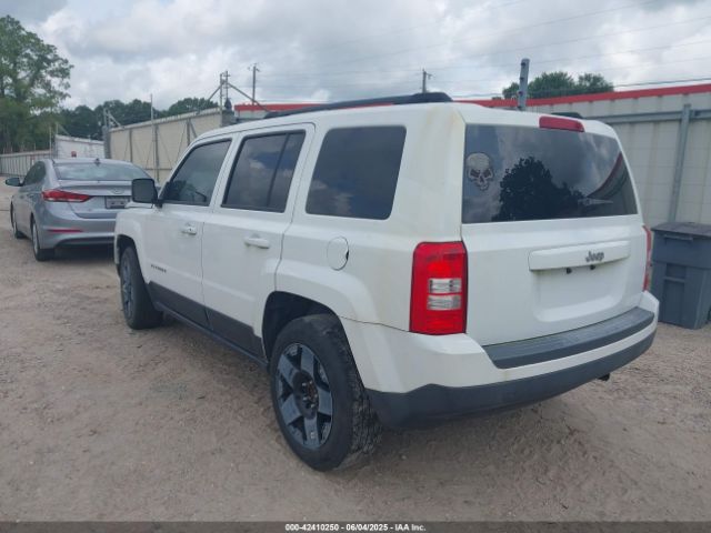 1C4NJPBB6GD800041 Jeep Patriot Sport