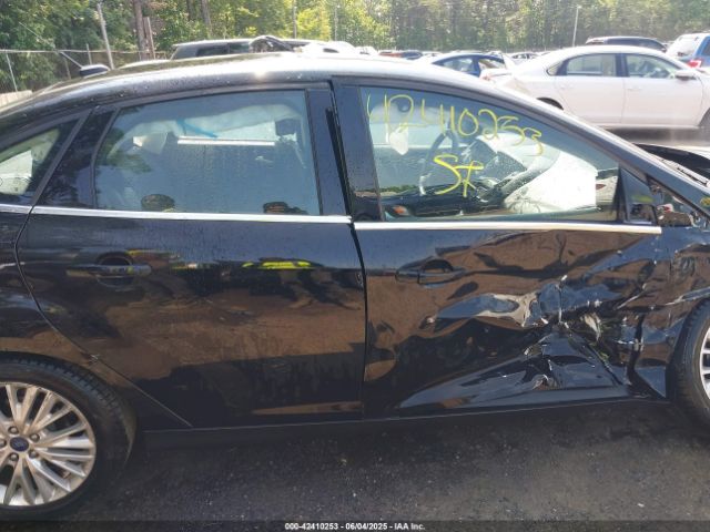 1FADP3J22JL220986 Ford Focus Titanium