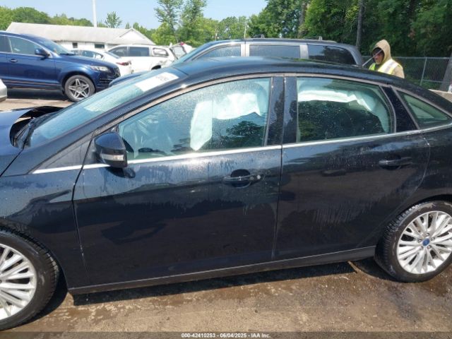 1FADP3J22JL220986 Ford Focus Titanium